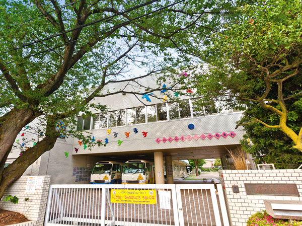Surrounding environment. Private new Tokorozawa kindergarten (about 280m ・ 4-minute walk)