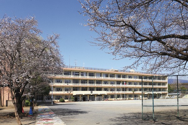 Municipal Mihara Elementary School (about 520m ・ 7-minute walk)