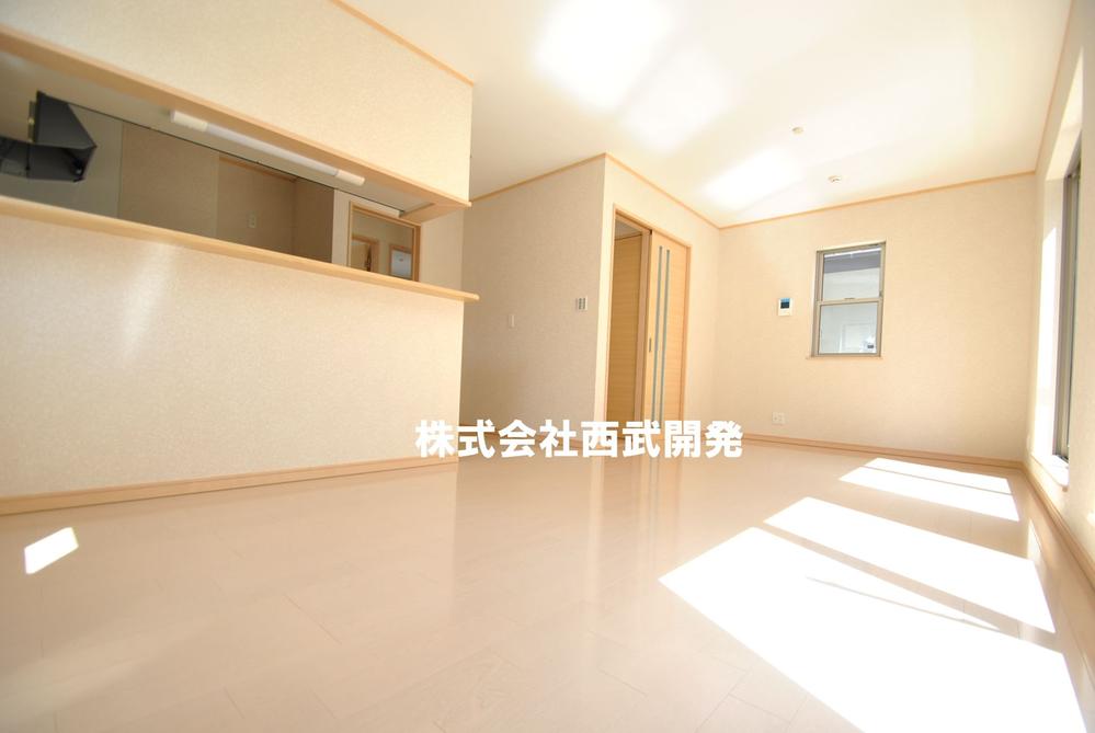 Living. Living (March 2013) Shooting