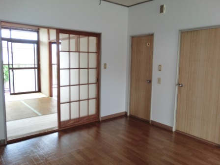 Living and room. 7.5 tatami some DK is the furniture arrangement if easy in the Standart form.