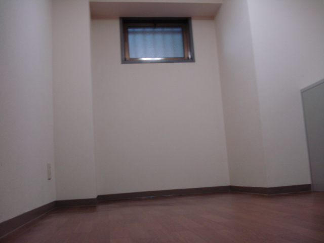 Other room space. 5.5 Pledge Western-style. To reasonable size den or nursery