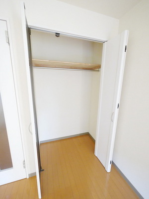 Receipt. Large closet