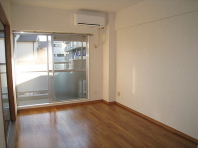 Living and room. Nanyang room