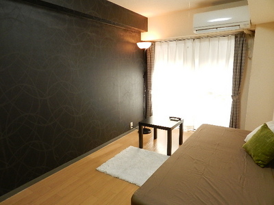 Living and room. bed ・ table ・ With stand Light