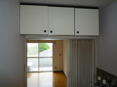 Other room space. A bright room
