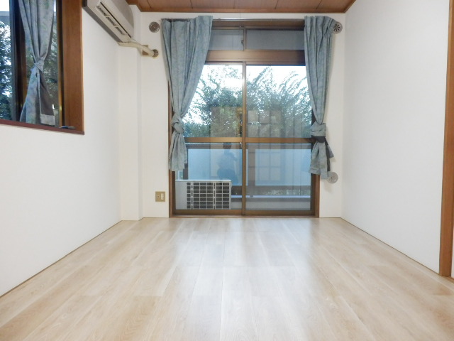 Living and room