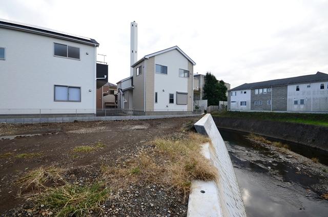 Local appearance photo. Selling local