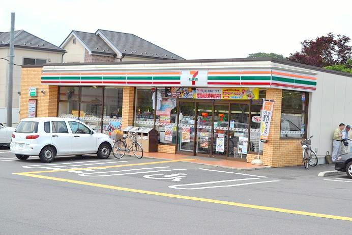Convenience store. Seven-Eleven Shimo Yamaguchi