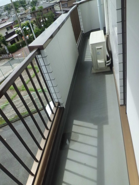 Balcony. The top floor of the veranda ventilation good.