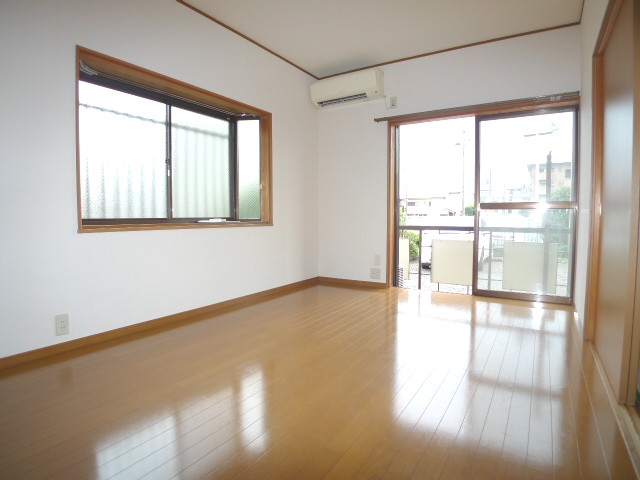 Living and room. Air-conditioned