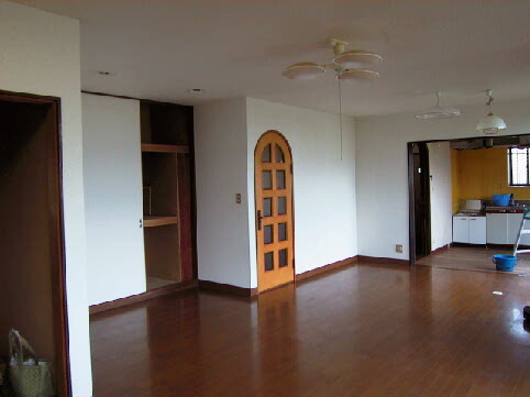 Living and room. Spacious 18 Pledge of living. In family recreation