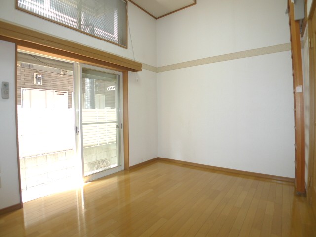 Living and room. A bright room