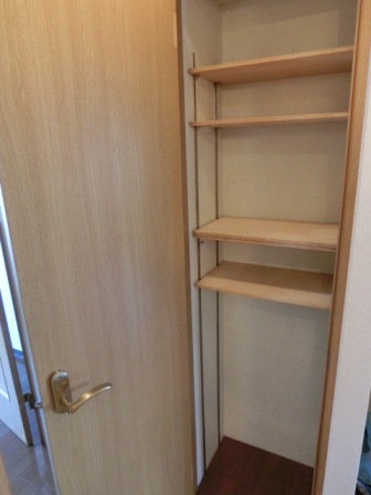 Receipt. Entrance next to the storage. Convenient to stockpile storage