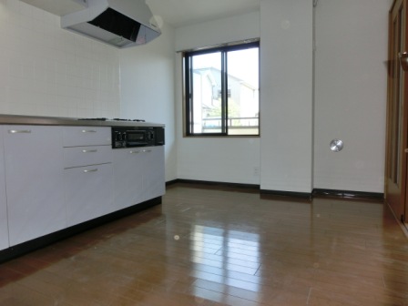 Living and room. 6 Pledge DK. There is also a bright window, Convenient for ventilation