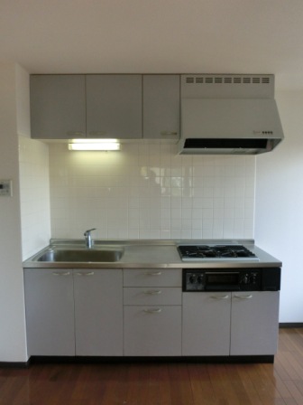Kitchen. System kitchen ・ With two-burner grill