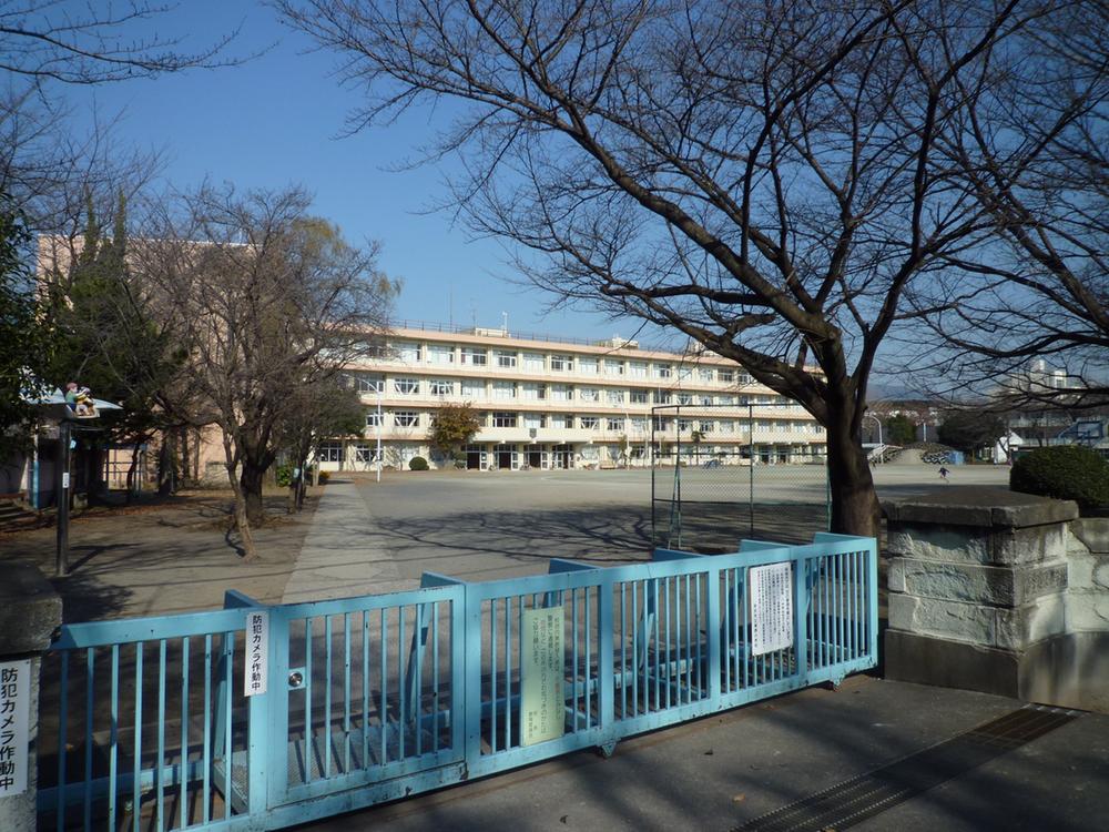Primary school. Mihara until elementary school 480m