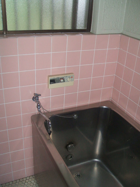 Bath. There Bathing window ・ Allowed reheating