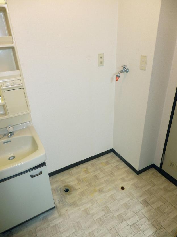 Other. Indoor Laundry Area