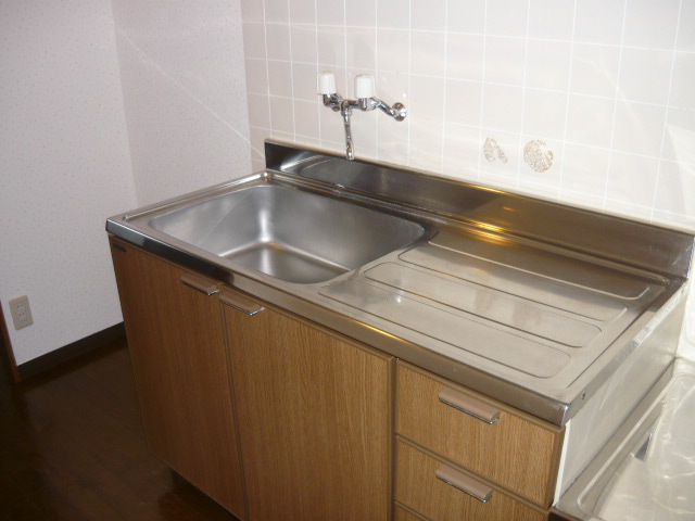 Kitchen. Gas stove installed Friendly Kitchen