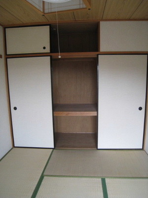 Receipt. Japanese-style room closet