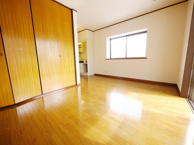Other room space. A bright room
