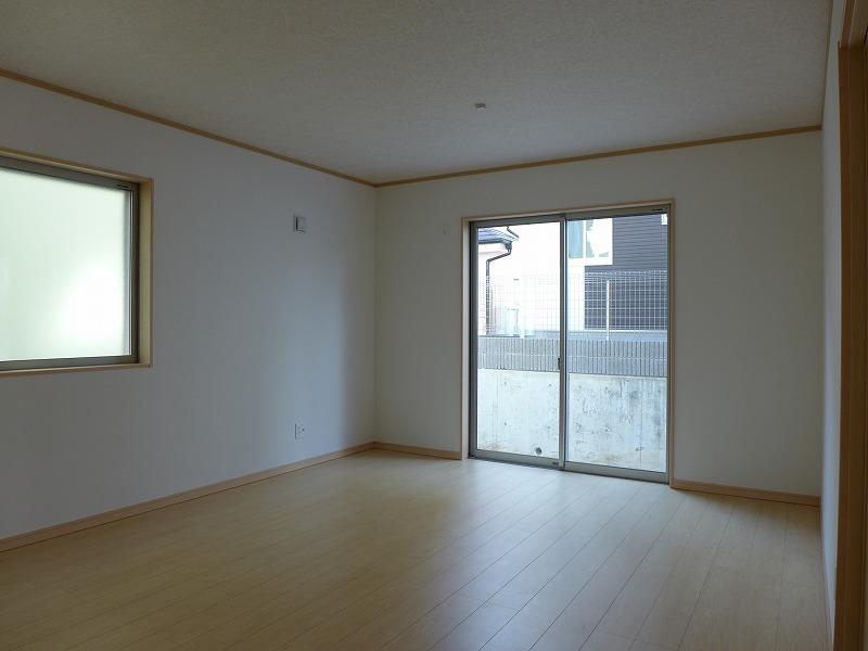 Living. Local (November 28, 2013) Shooting