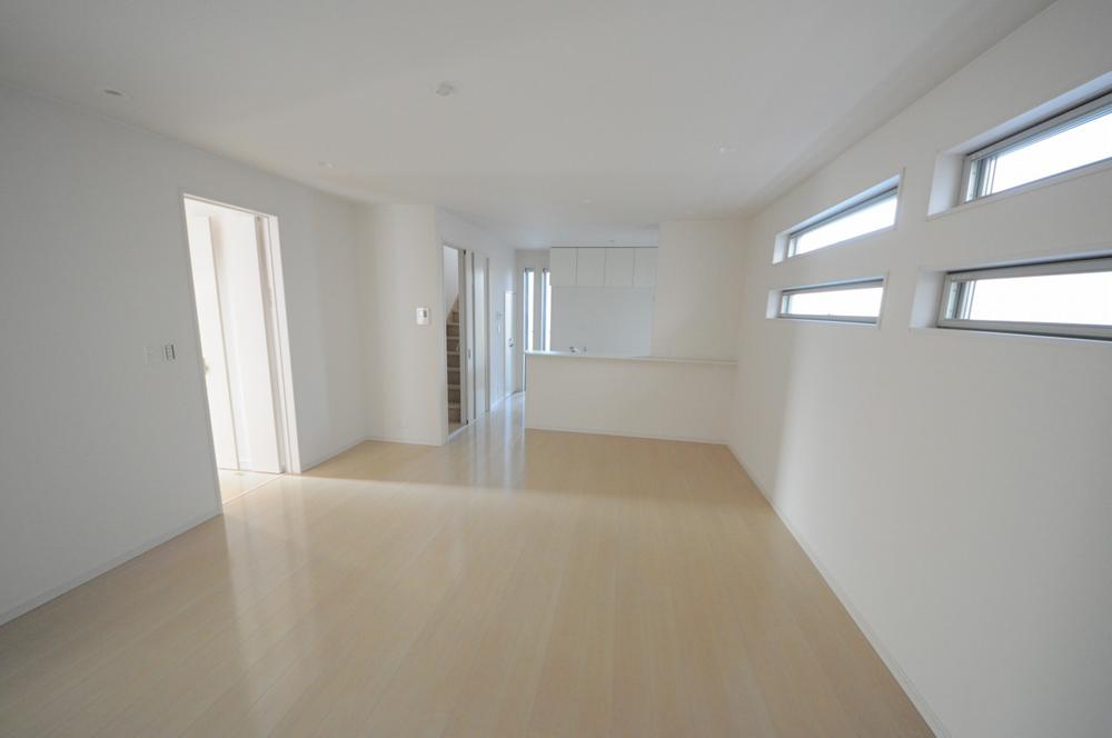 Same specifications photos (living). Same specifications