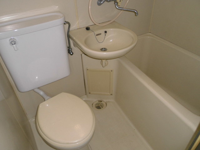Bath. 3-point unit bus. You Deki and cleaning also summarizes