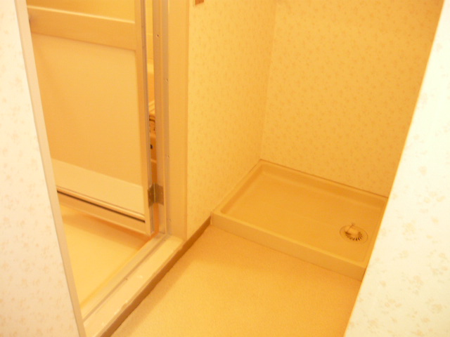 Other room space. Indoor Laundry Storage ・ There is also a waterproof bread
