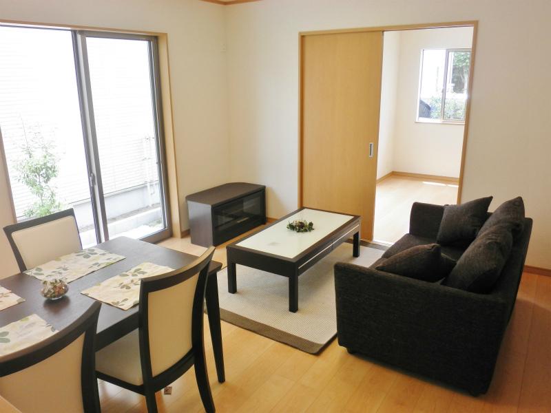 Same specifications photos (living). Same specifications