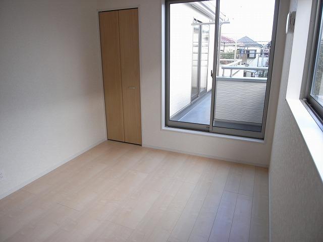 Non-living room. Indoor (11 May 2013) Shooting