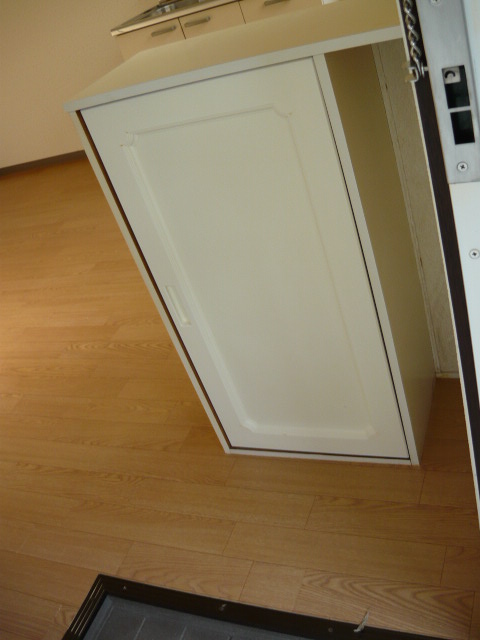 Entrance. With cupboard