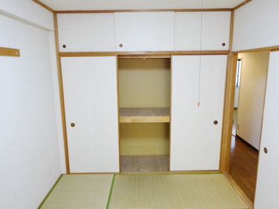 Receipt. Storage of Japanese-style room