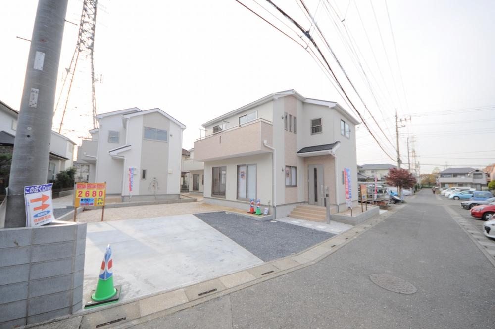 Local appearance photo. Local (11 May 2013) Shooting