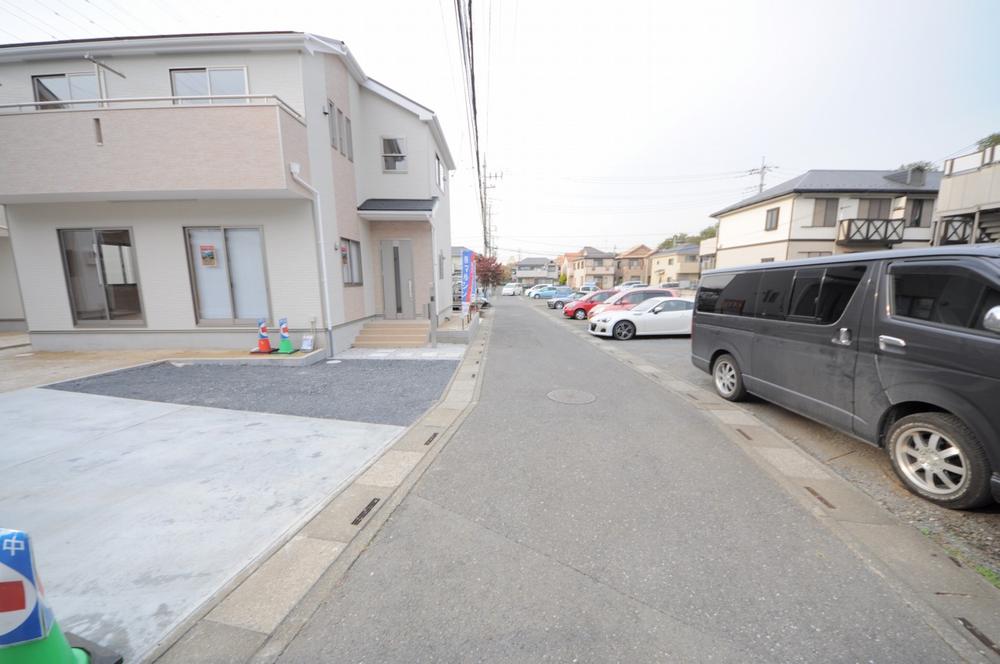 Local photos, including front road. Local (11 May 2013) Shooting