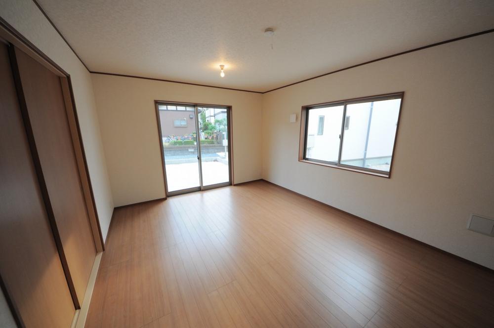 Non-living room. Indoor (11 May 2013) Shooting