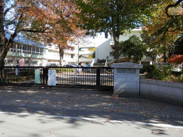 Primary school. School also peace of mind of 270m elementary school near the children to ShinSakae elementary school