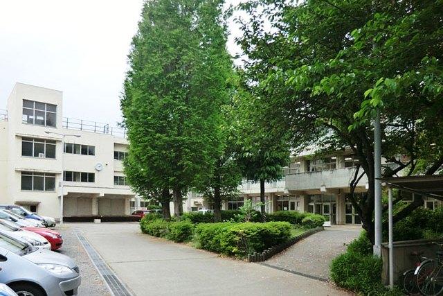Junior high school. Mihara 1750m until junior high school