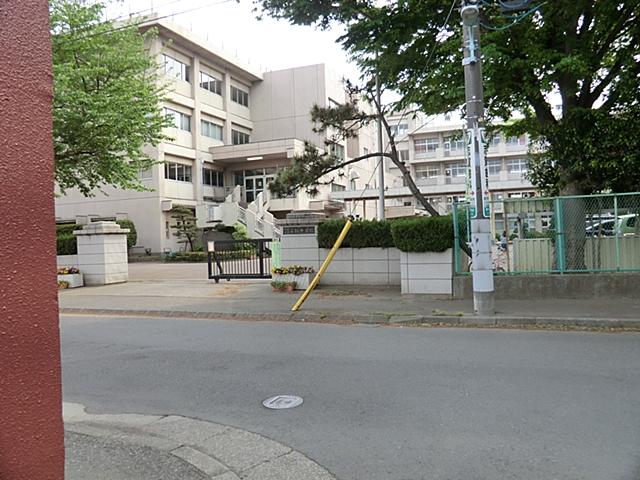 Junior high school. Tokorozawa Municipal Yasumatsu until junior high school 570m