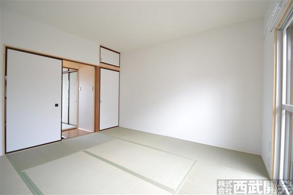 Non-living room. Second floor of the Japanese-style room was also renovation!