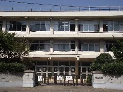Junior high school. Tokorozawa Municipal Mihara until junior high school 1820m