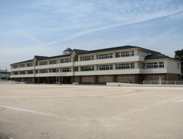 Primary school. Tokorozawa 415m up to municipal Matsui Elementary School