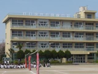 Junior high school. Tokorozawa Tatsuhigashi until junior high school 1800m