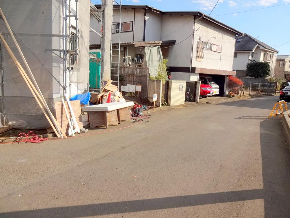 Local photos, including front road. Local (12 May 2013) Shooting