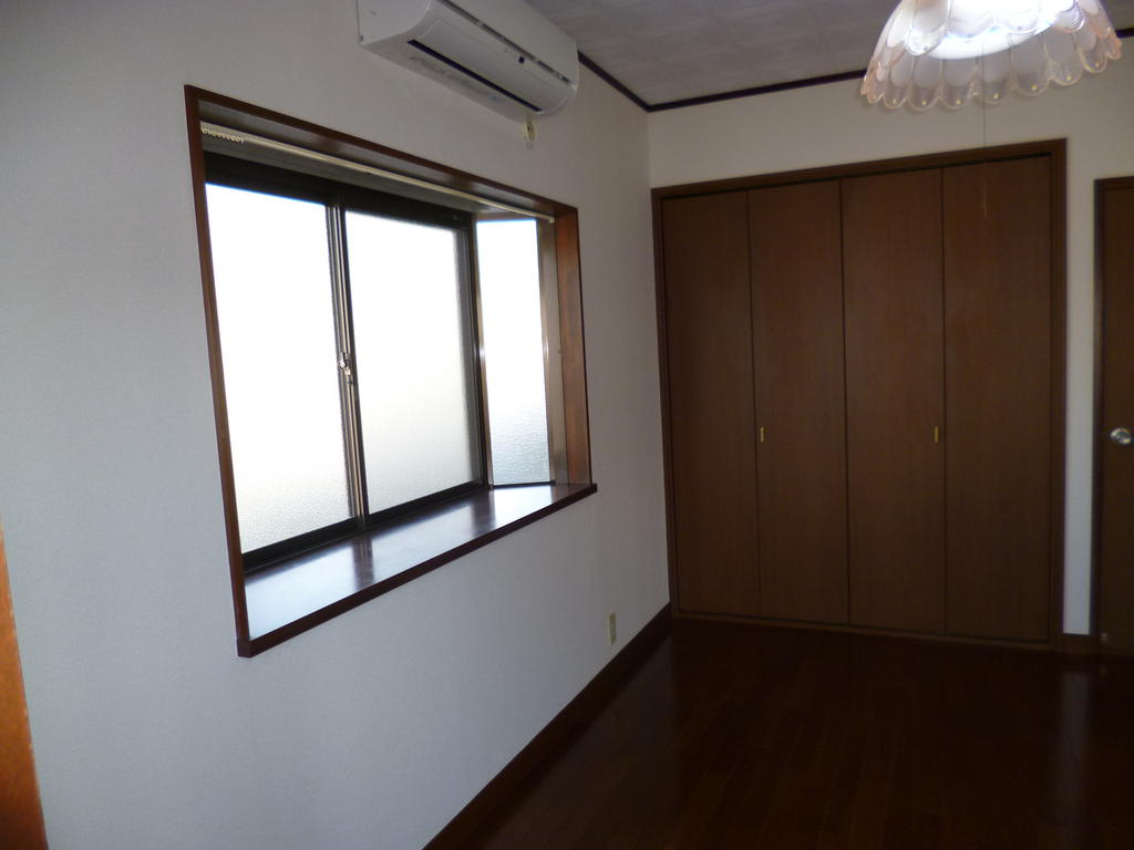 Other Equipment. bay window