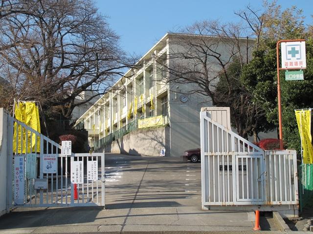 Junior high school. Kamiyamaguchi 1900m until junior high school