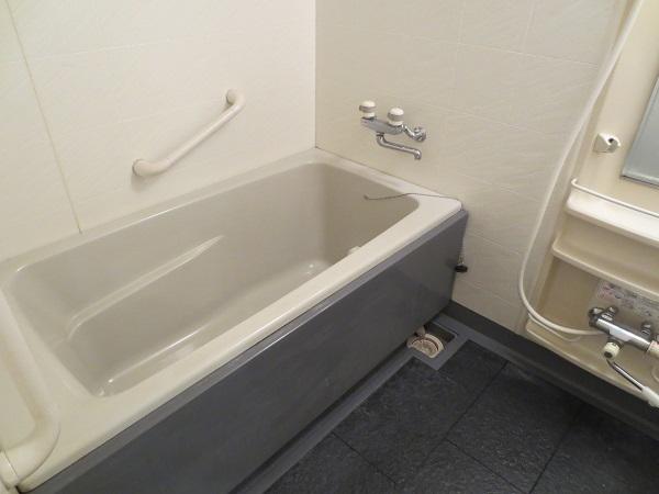 Bathroom. 1418 size unit bus