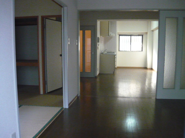 Other room space. Western style room