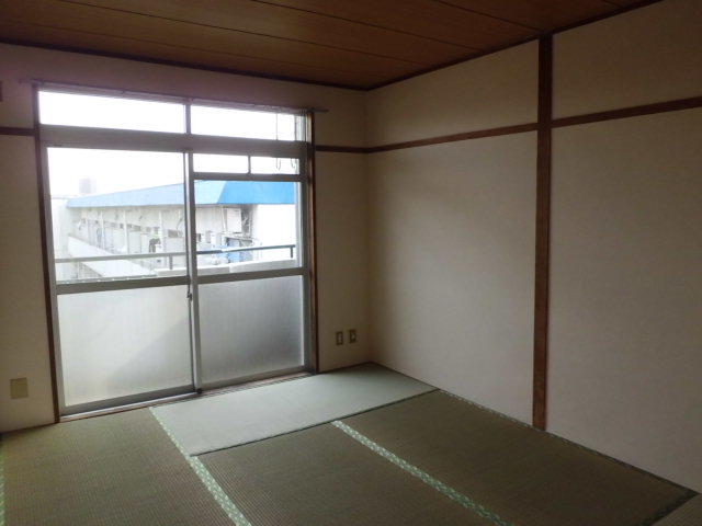 Other room space. Since the 6-mat Japanese-style room DK a right next also be used subsequently opened the sliding door ◎