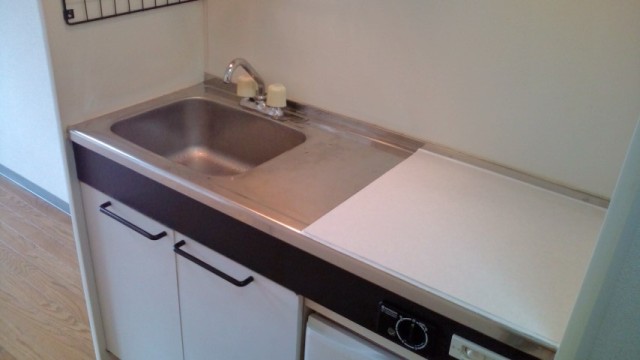 Kitchen. A small kitchen ・ IH cooking heater and one lending.